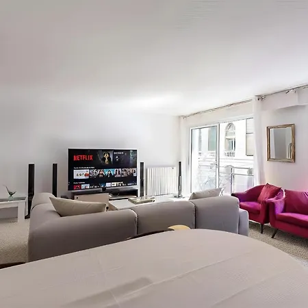 Apartman Cosy - Eiffel Tower